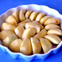 Put apples in dish